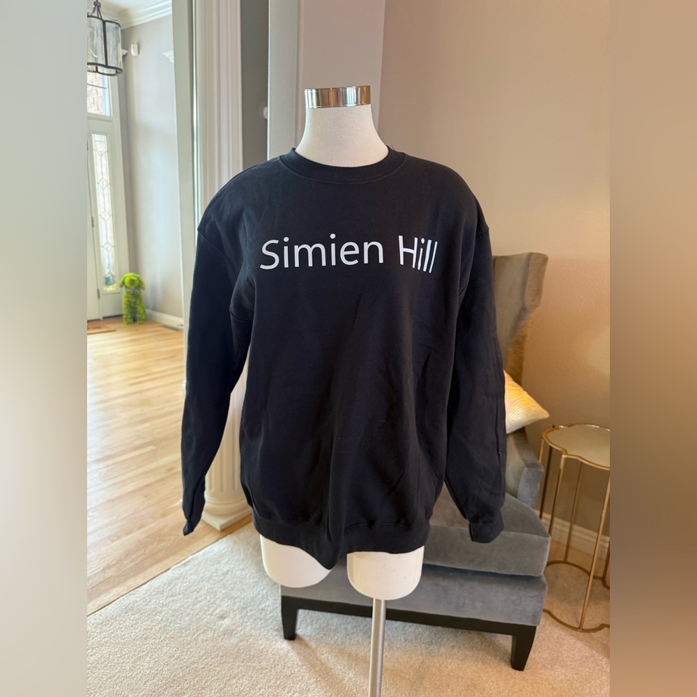 Simien Hill Sweatshirt (NWOT) Size M
